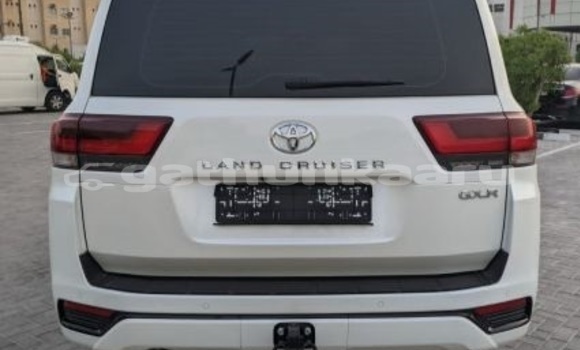 Buy Used Toyota Land Cruiser White Car in Dharavandhoo in Baa Buy Used Toyota Land Cruiser White Car in Dharavandhoo in Baa