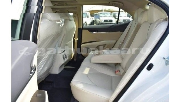 Buy Used Toyota Camry White Car in Dharavandhoo in Baa Buy Used Toyota Camry White Car in Dharavandhoo in Baa