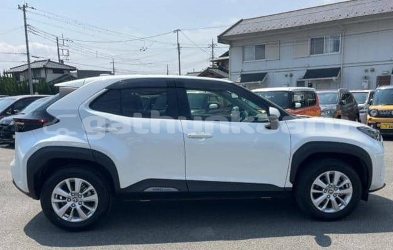 Big with watermark toyota yaris laam dhabidhoo 4112