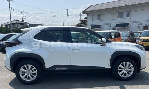 Buy Used Toyota Yaris White Car in Dhabidhoo in Laam Buy Used Toyota Yaris White Car in Dhabidhoo in Laam