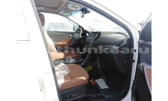 Buy Import Hyundai Santa Fe White Car in Import - Dubai in Baa Buy Import Hyundai Santa Fe White Car in Import - Dubai in Baa