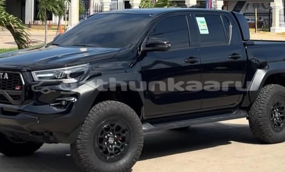 Buy Used Toyota Hilux White Car in Dharavandhoo in Baa Buy Used Toyota Hilux White Car in Dharavandhoo in Baa