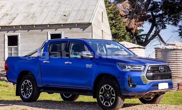 Buy Used Toyota Hilux White Car in Dharavandhoo in Baa Buy Used Toyota Hilux White Car in Dharavandhoo in Baa