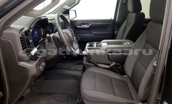 Buy Used Chevrolet Silverado Black Car in Dharavandhoo in Baa Buy Used Chevrolet Silverado Black Car in Dharavandhoo in Baa