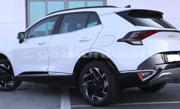 Buy Used Kia Sportage White Car in Dharavandhoo in Baa Buy Used Kia Sportage White Car in Dharavandhoo in Baa