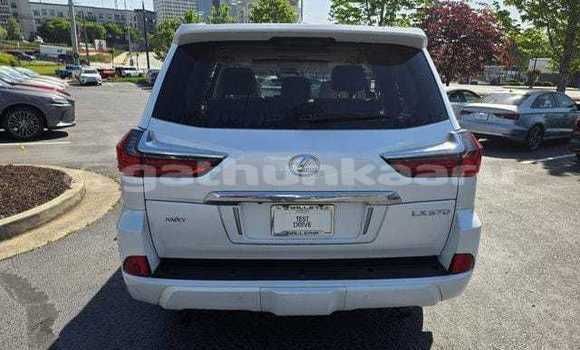 Buy Used Lexus LX 570 White Car in Bilehffahi in Shaviyani Buy Used Lexus LX 570 White Car in Bilehffahi in Shaviyani