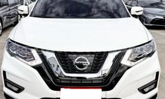 Buy Used Nissan X–Trail White Car in Dharavandhoo in Baa Buy Used Nissan X–Trail White Car in Dharavandhoo in Baa