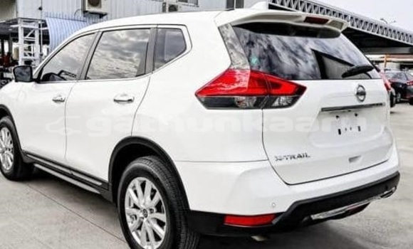 Buy Used Nissan X–Trail White Car in Dharavandhoo in Baa Buy Used Nissan X–Trail White Car in Dharavandhoo in Baa