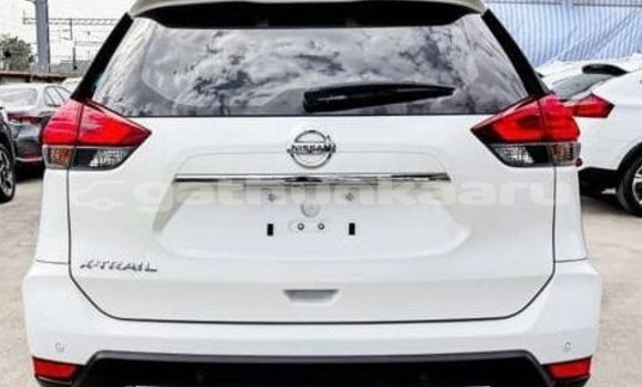 Buy Used Nissan X–Trail White Car in Dharavandhoo in Baa Buy Used Nissan X–Trail White Car in Dharavandhoo in Baa