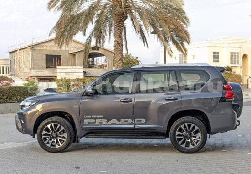 Big with watermark toyota land cruiser prado baa dharavandhoo 4144