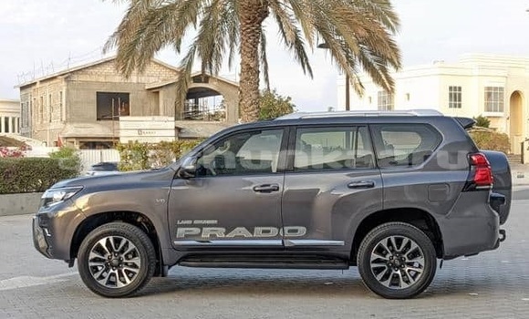 Buy Used Toyota Land Cruiser Prado White Car in Dharavandhoo in Baa Buy Used Toyota Land Cruiser Prado White Car in Dharavandhoo in Baa