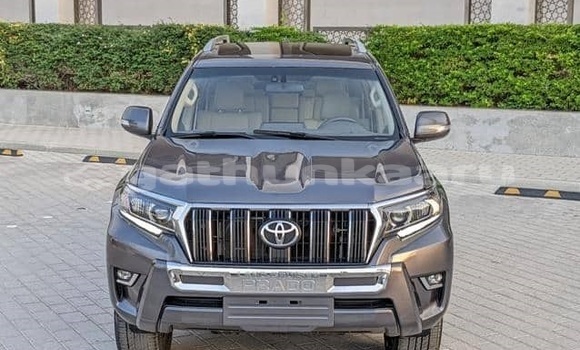 Buy Used Toyota Land Cruiser Prado White Car in Dharavandhoo in Baa Buy Used Toyota Land Cruiser Prado White Car in Dharavandhoo in Baa