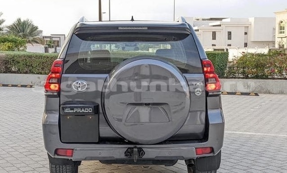 Buy Used Toyota Land Cruiser Prado White Car in Dharavandhoo in Baa Buy Used Toyota Land Cruiser Prado White Car in Dharavandhoo in Baa