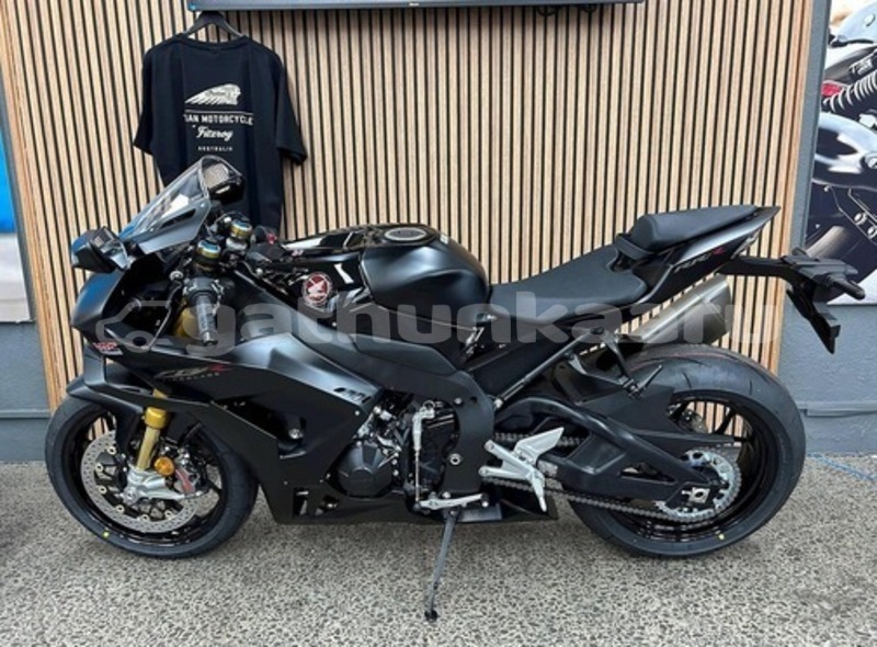 Big with watermark yamaha tmax faaf feeali 4165