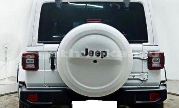 Buy Used Jeep Wrangler White Car in Dharavandhoo in Baa Buy Used Jeep Wrangler White Car in Dharavandhoo in Baa