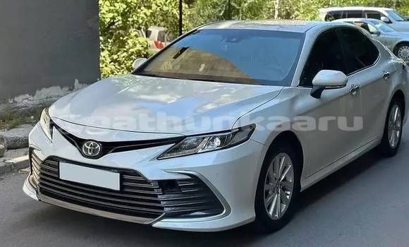 Buy Used Toyota Camry White Car in Dharavandhoo in Baa Buy Used Toyota Camry White Car in Dharavandhoo in Baa