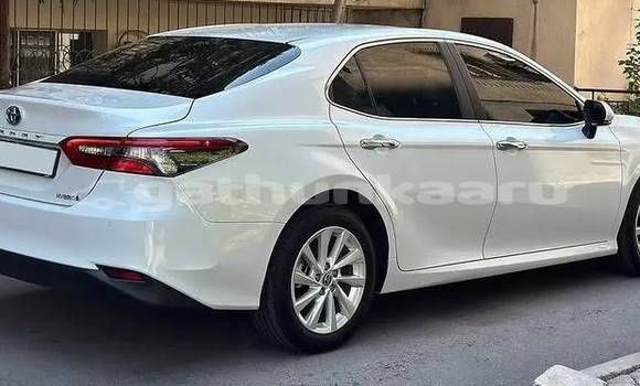 Buy Used Toyota Camry White Car in Dharavandhoo in Baa Buy Used Toyota Camry White Car in Dharavandhoo in Baa
