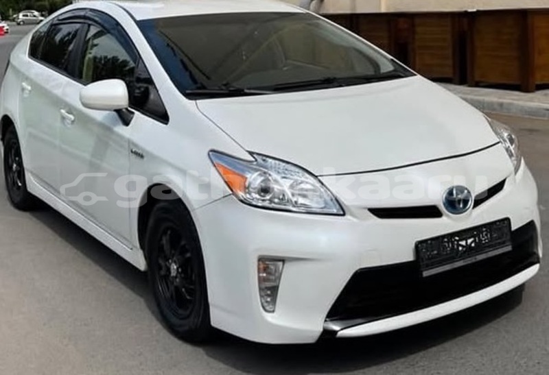 Big with watermark toyota prius baa dharavandhoo 4183