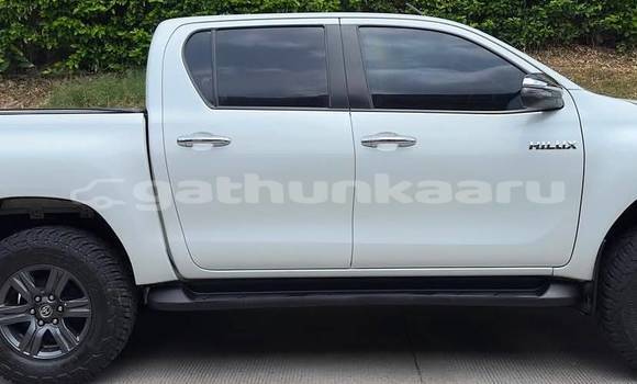 Buy Used Toyota Hilux White Car in Dharavandhoo in Baa Buy Used Toyota Hilux White Car in Dharavandhoo in Baa