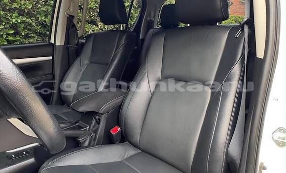 Buy Used Toyota Hilux White Car in Dharavandhoo in Baa Buy Used Toyota Hilux White Car in Dharavandhoo in Baa