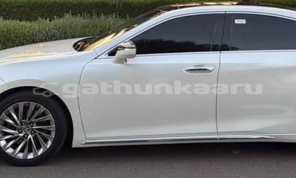 Buy Used Lexus ES White Car in Dharavandhoo in Baa Buy Used Lexus ES White Car in Dharavandhoo in Baa