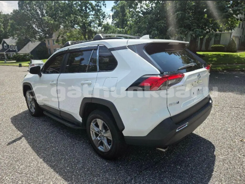 Big with watermark toyota rav4 shaviyani bilehffahi 4212