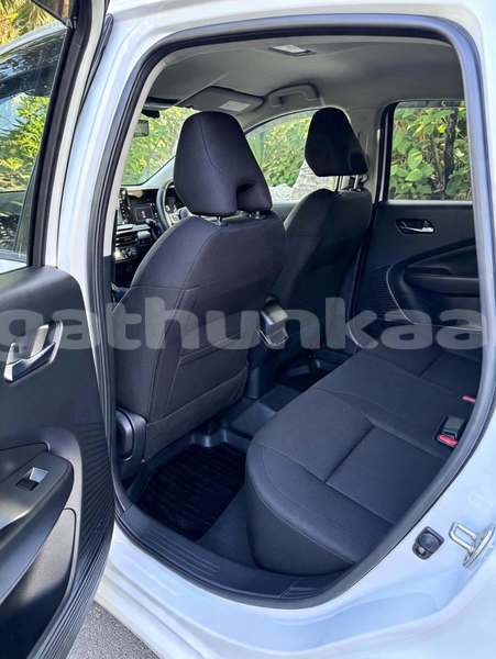 Big with watermark nissan note faaf biledhdhoo 4218