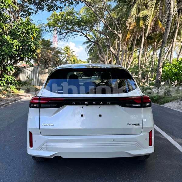 Big with watermark nissan note faaf biledhdhoo 4218