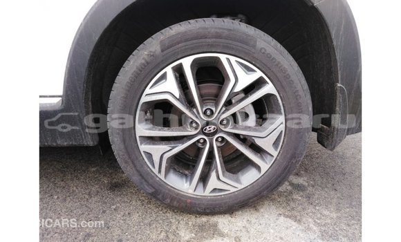 Buy Import Hyundai Santa Fe White Car in Import - Dubai in Baa Buy Import Hyundai Santa Fe White Car in Import - Dubai in Baa