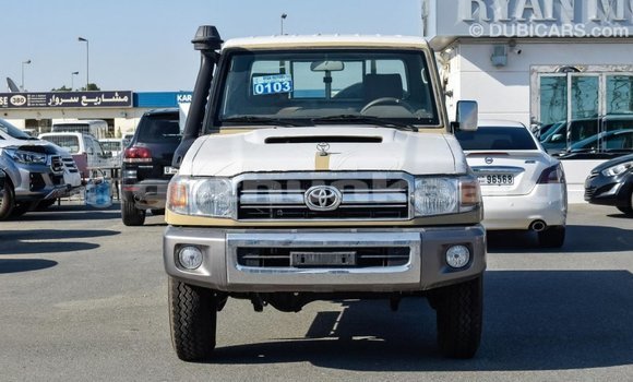 Buy Import Toyota Land Cruiser Beige Car in Import - Dubai in Baa Buy Import Toyota Land Cruiser Beige Car in Import - Dubai in Baa