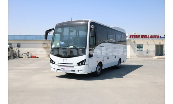 Buy Import Isuzu FTR 850 White Truck in Import - Dubai in Baa