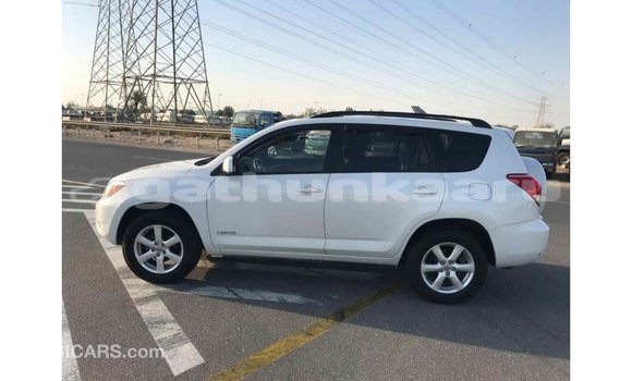 Buy Import Toyota 4Runner White Car in Import - Dubai in Baa Buy Import Toyota 4Runner White Car in Import - Dubai in Baa