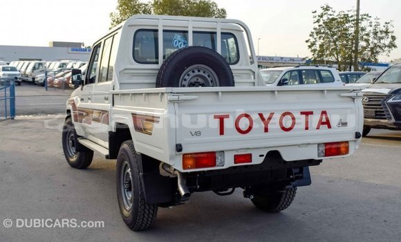 Buy Import Toyota Land Cruiser White Car in Import - Dubai in Baa Buy Import Toyota Land Cruiser White Car in Import - Dubai in Baa