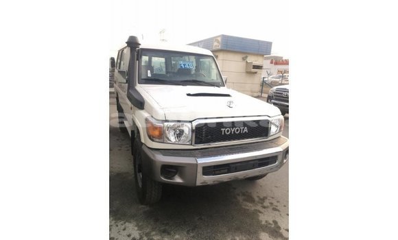 Buy Import Toyota Land Cruiser White Car in Import - Dubai in Baa Buy Import Toyota Land Cruiser White Car in Import - Dubai in Baa