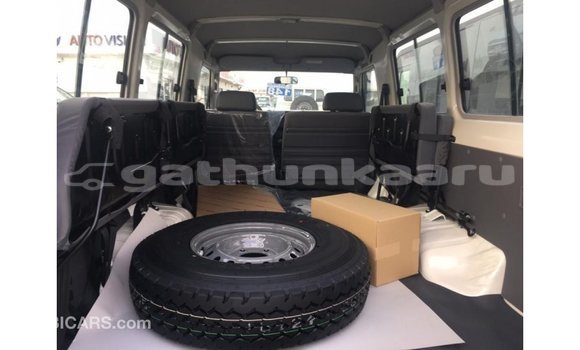 Buy Import Toyota Land Cruiser White Car in Import - Dubai in Baa Buy Import Toyota Land Cruiser White Car in Import - Dubai in Baa