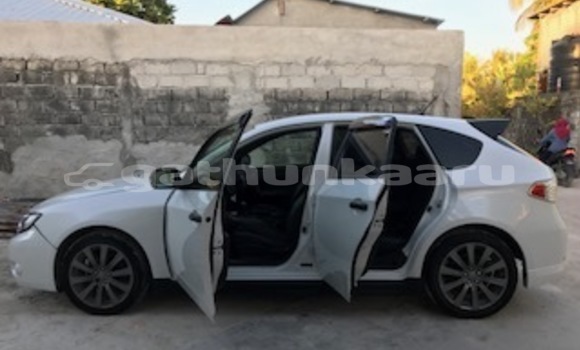Buy Used Subaru Impreza White Car in Maradhoo in Siin