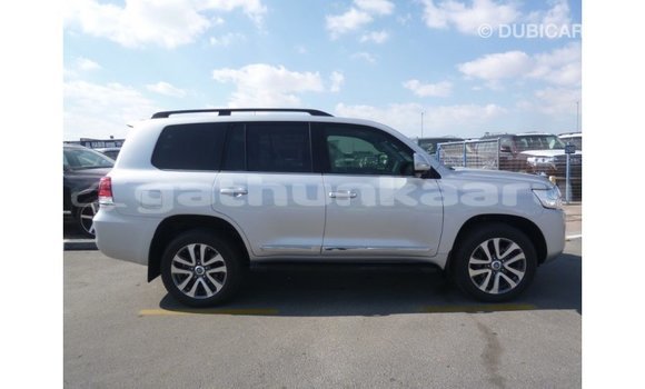 Buy Import Toyota Land Cruiser Other Car in Import - Dubai in Baa Buy Import Toyota Land Cruiser Other Car in Import - Dubai in Baa