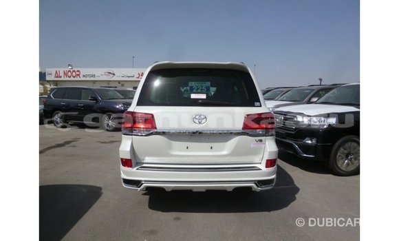 Buy Import Toyota Land Cruiser White Car in Import - Dubai in Baa Buy Import Toyota Land Cruiser White Car in Import - Dubai in Baa
