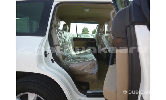 Buy Import Toyota Land Cruiser White Car in Import - Dubai in Baa Buy Import Toyota Land Cruiser White Car in Import - Dubai in Baa