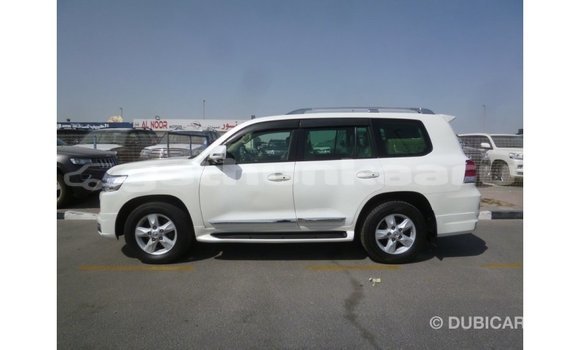 Buy Import Toyota Land Cruiser White Car in Import - Dubai in Baa Buy Import Toyota Land Cruiser White Car in Import - Dubai in Baa