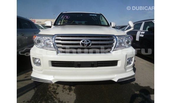 Buy Import Toyota Land Cruiser White Car in Import - Dubai in Baa Buy Import Toyota Land Cruiser White Car in Import - Dubai in Baa