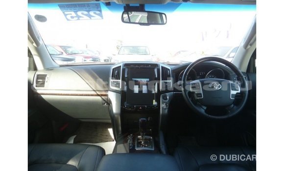 Buy Import Toyota Land Cruiser White Car in Import - Dubai in Baa Buy Import Toyota Land Cruiser White Car in Import - Dubai in Baa