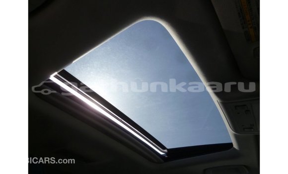 Buy Import Toyota Land Cruiser White Car in Import - Dubai in Baa Buy Import Toyota Land Cruiser White Car in Import - Dubai in Baa