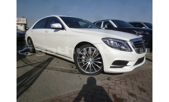 Buy Import Mercedes-Benz 190 White Car in Import - Dubai in Baa