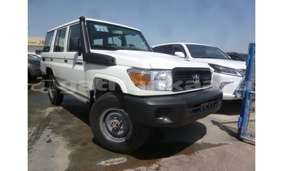 Buy Import Toyota Land Cruiser White Car in Import - Dubai in Baa Buy Import Toyota Land Cruiser White Car in Import - Dubai in Baa
