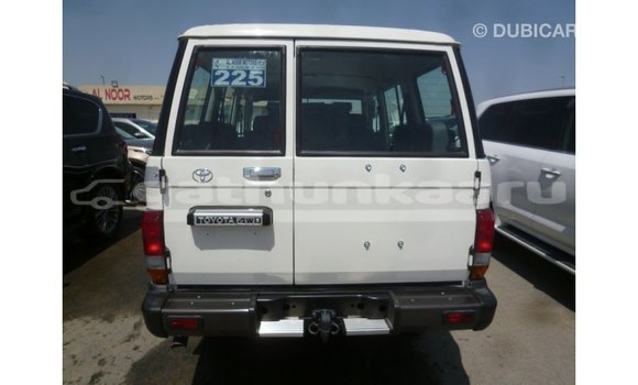 Buy Import Toyota Land Cruiser White Car in Import - Dubai in Baa Buy Import Toyota Land Cruiser White Car in Import - Dubai in Baa