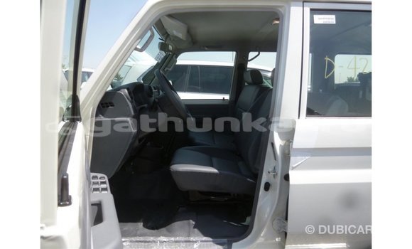 Buy Import Toyota Land Cruiser White Car in Import - Dubai in Baa Buy Import Toyota Land Cruiser White Car in Import - Dubai in Baa
