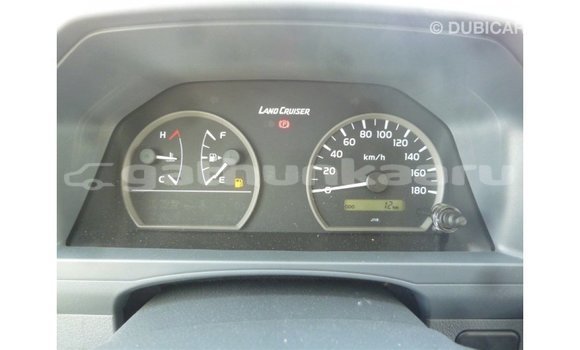 Buy Import Toyota Land Cruiser White Car in Import - Dubai in Baa Buy Import Toyota Land Cruiser White Car in Import - Dubai in Baa