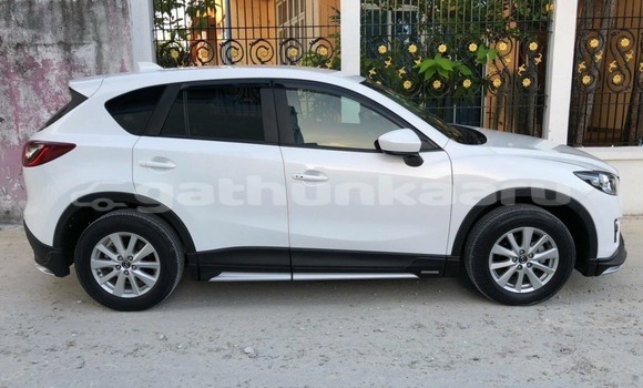 Buy Used Mazda CX-5 White Car in Hithaadhoo in Baa