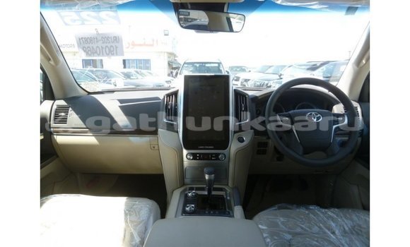Buy Import Toyota Land Cruiser White Car in Import - Dubai in Baa Buy Import Toyota Land Cruiser White Car in Import - Dubai in Baa